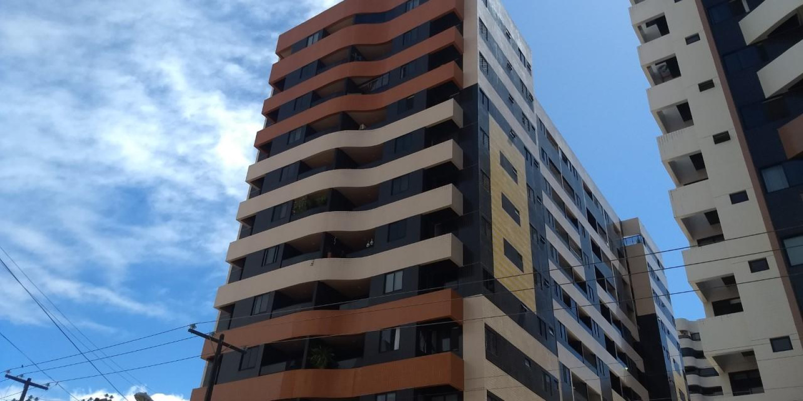 APARTAMENTO NA PONTA VERDE, 02 QUARTOS, COMPLETO DE ARMÁRIOS R$ 400.000,00